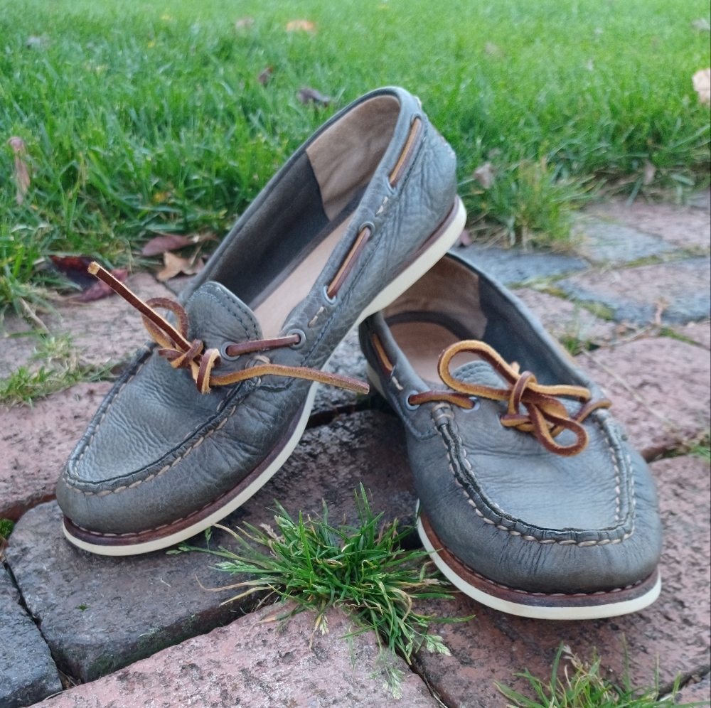 Frye quincy tie style buttersoft leather gray brown leather boat shoes womens 7